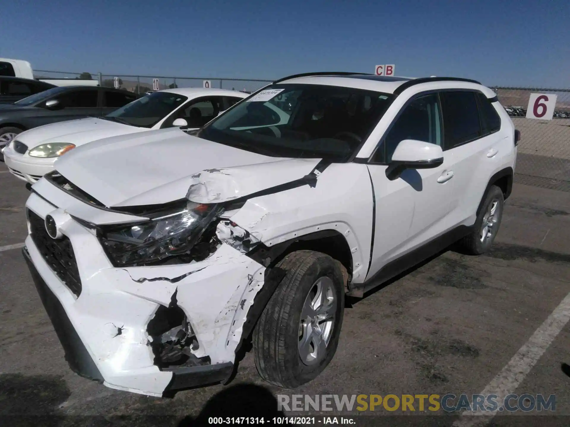 2 Photograph of a damaged car 2T3W1RFVXLW065985 TOYOTA RAV4 2020