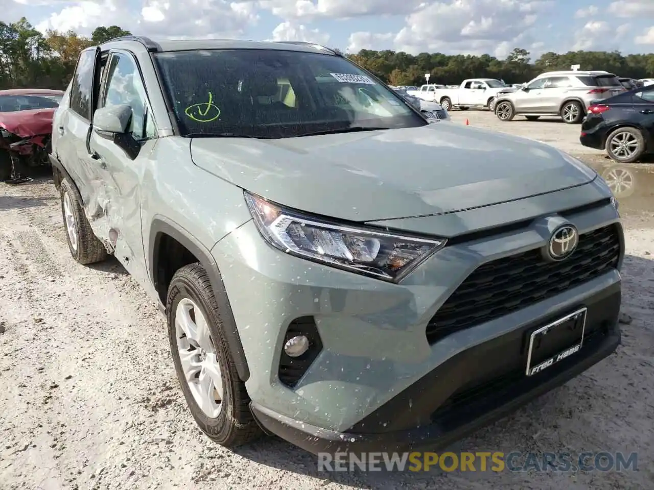 1 Photograph of a damaged car 2T3W1RFVXLW068174 TOYOTA RAV4 2020