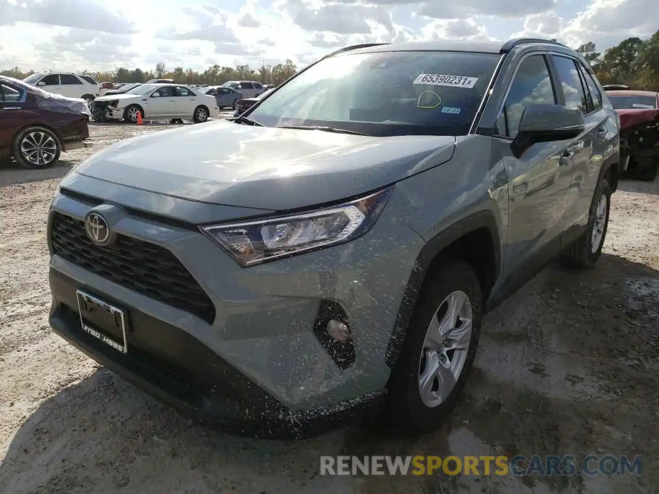 2 Photograph of a damaged car 2T3W1RFVXLW068174 TOYOTA RAV4 2020