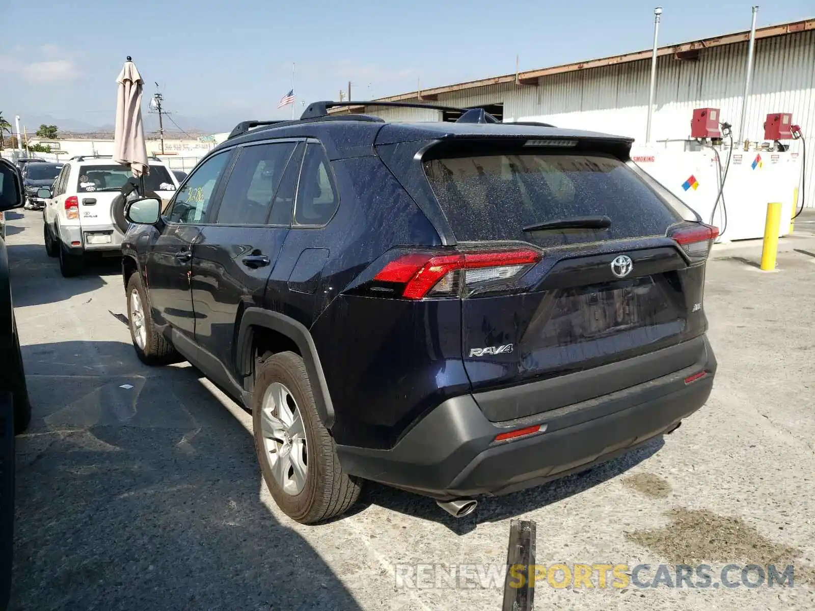 3 Photograph of a damaged car 2T3W1RFVXLW070426 TOYOTA RAV4 2020