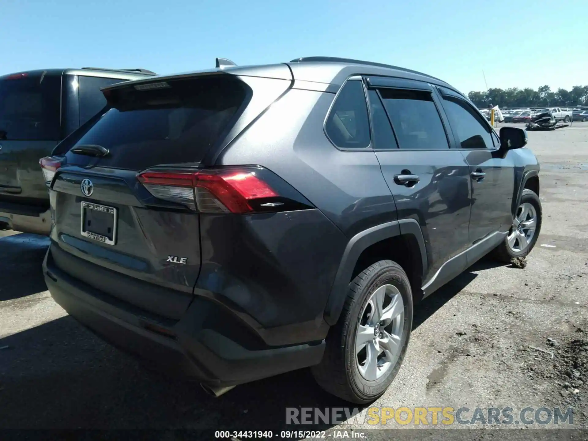 4 Photograph of a damaged car 2T3W1RFVXLW079448 TOYOTA RAV4 2020