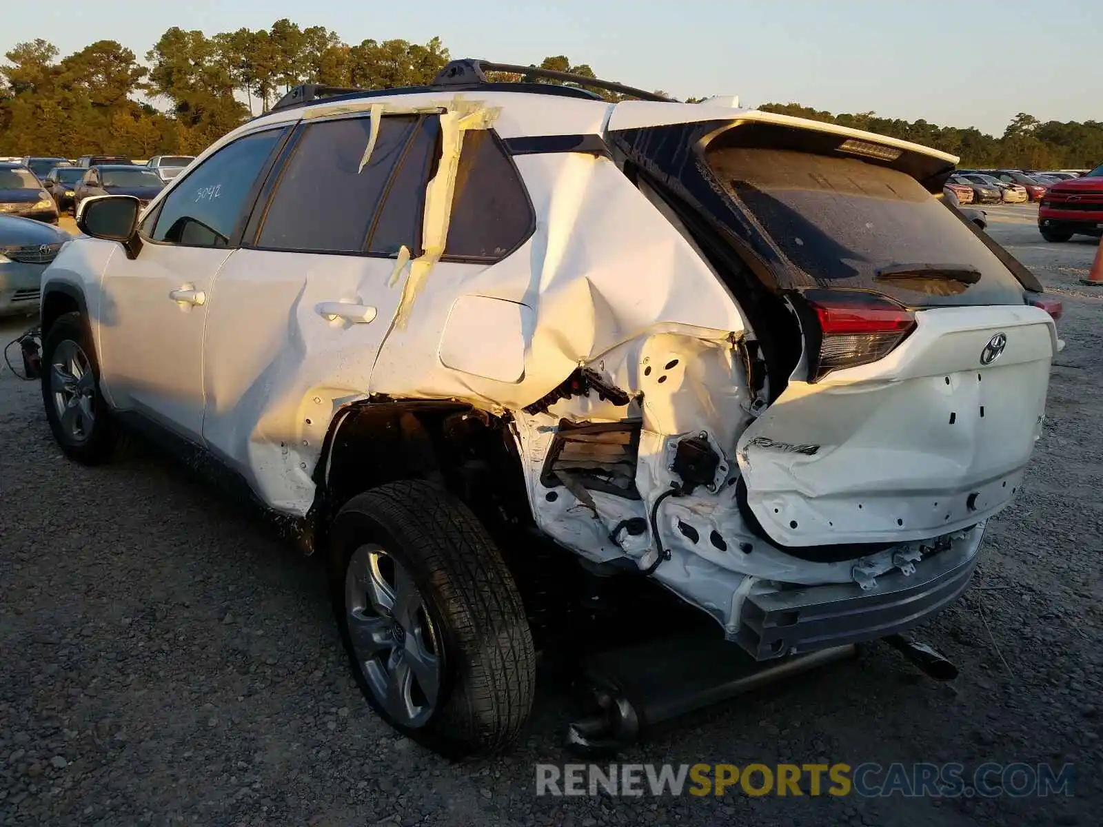 3 Photograph of a damaged car 2T3W1RFVXLW081944 TOYOTA RAV4 2020