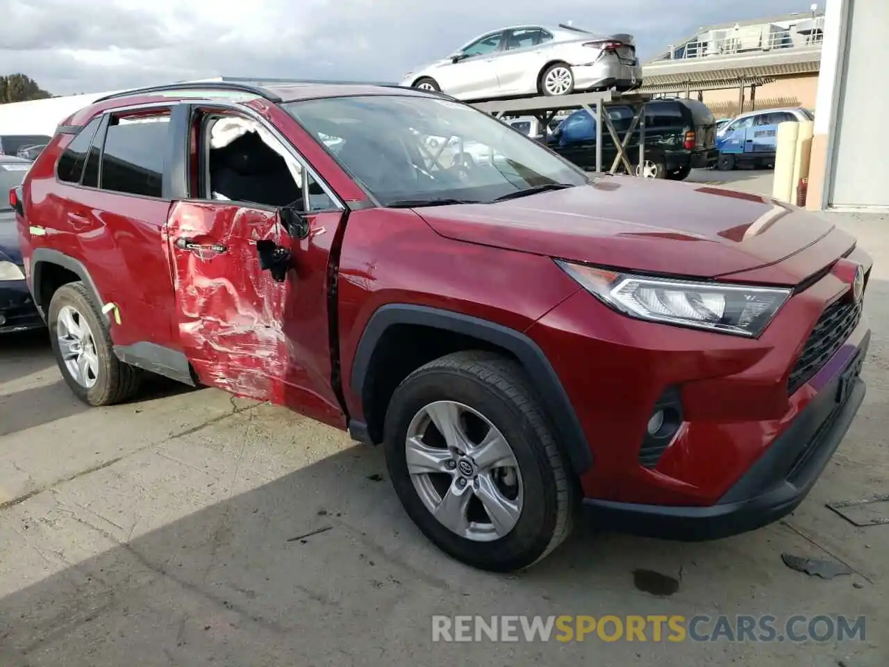 4 Photograph of a damaged car 2T3W1RFVXLW083144 TOYOTA RAV4 2020