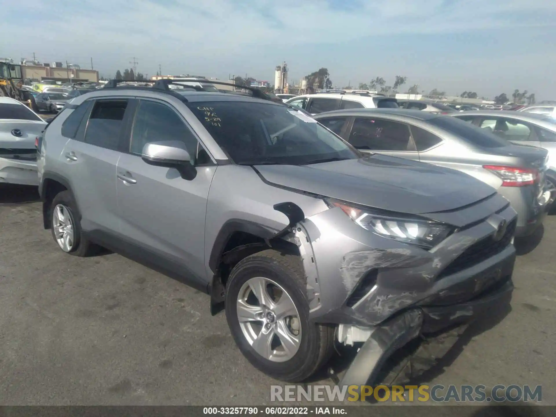 1 Photograph of a damaged car 2T3W1RFVXLW083158 TOYOTA RAV4 2020