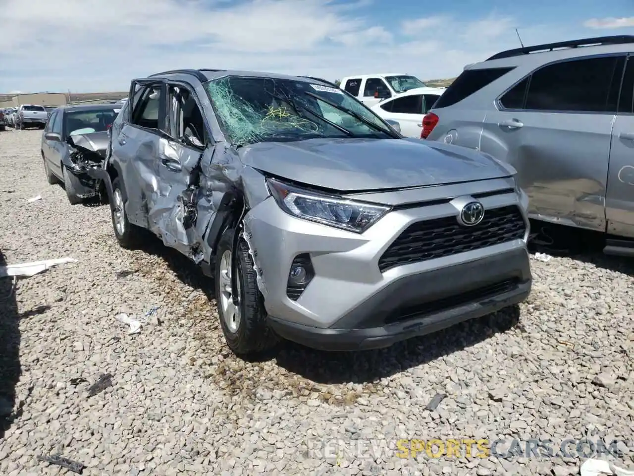 1 Photograph of a damaged car 2T3W1RFVXLW090451 TOYOTA RAV4 2020