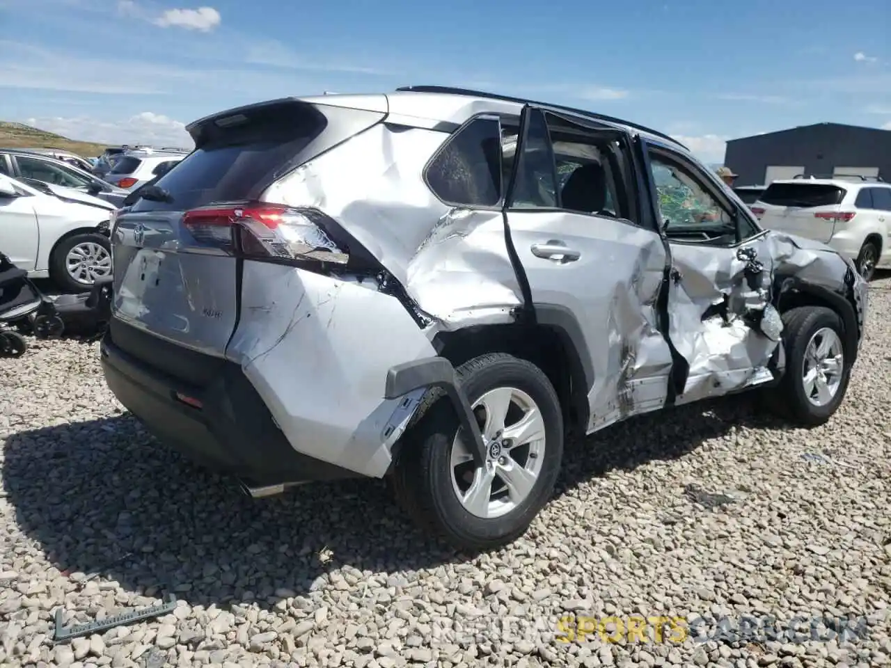 4 Photograph of a damaged car 2T3W1RFVXLW090451 TOYOTA RAV4 2020