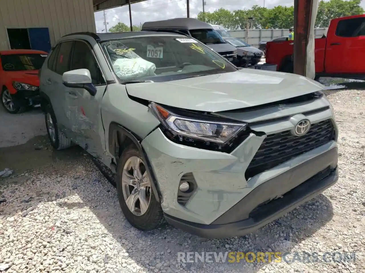 1 Photograph of a damaged car 2T3W1RFVXLW090823 TOYOTA RAV4 2020