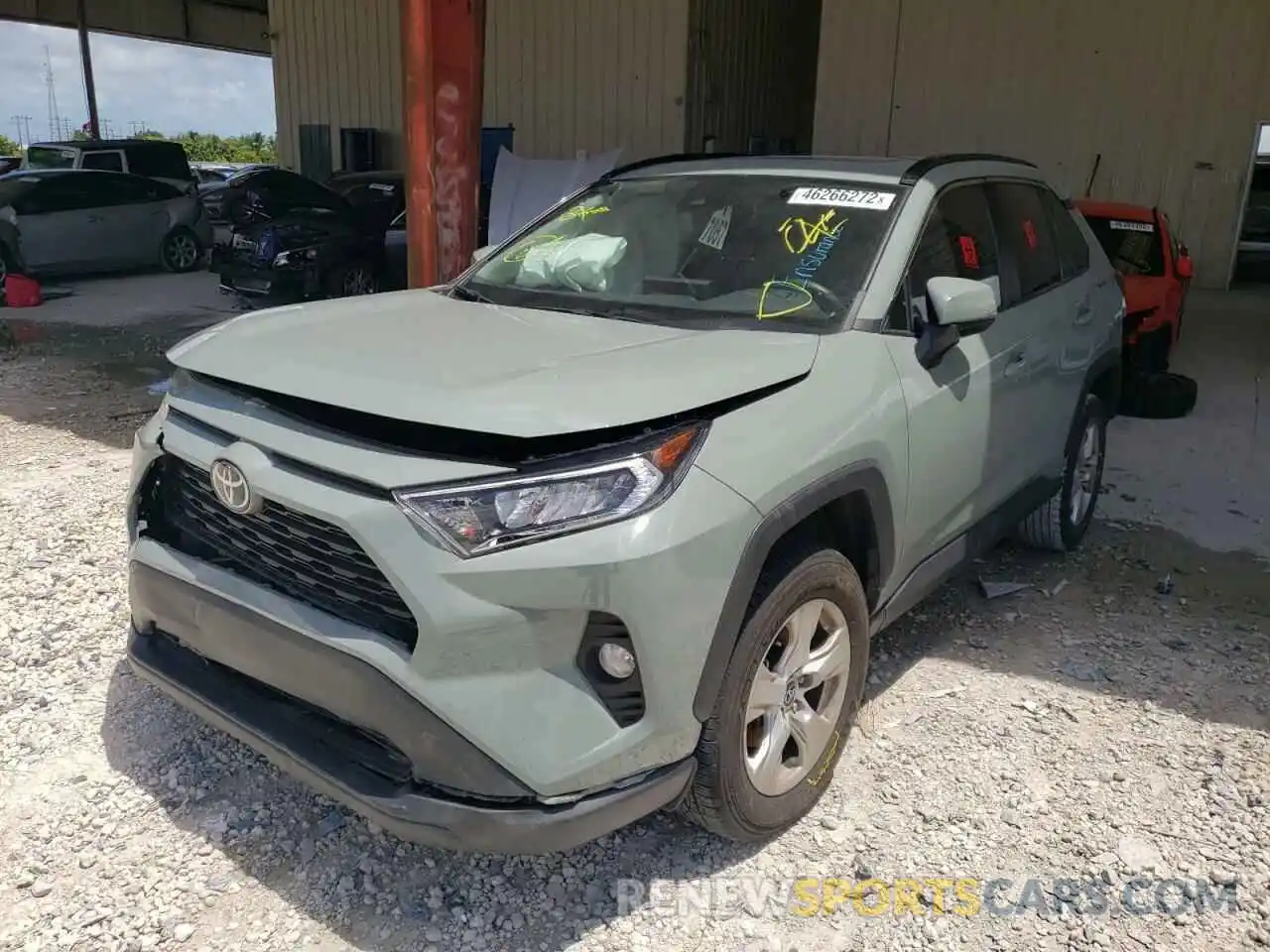 2 Photograph of a damaged car 2T3W1RFVXLW090823 TOYOTA RAV4 2020