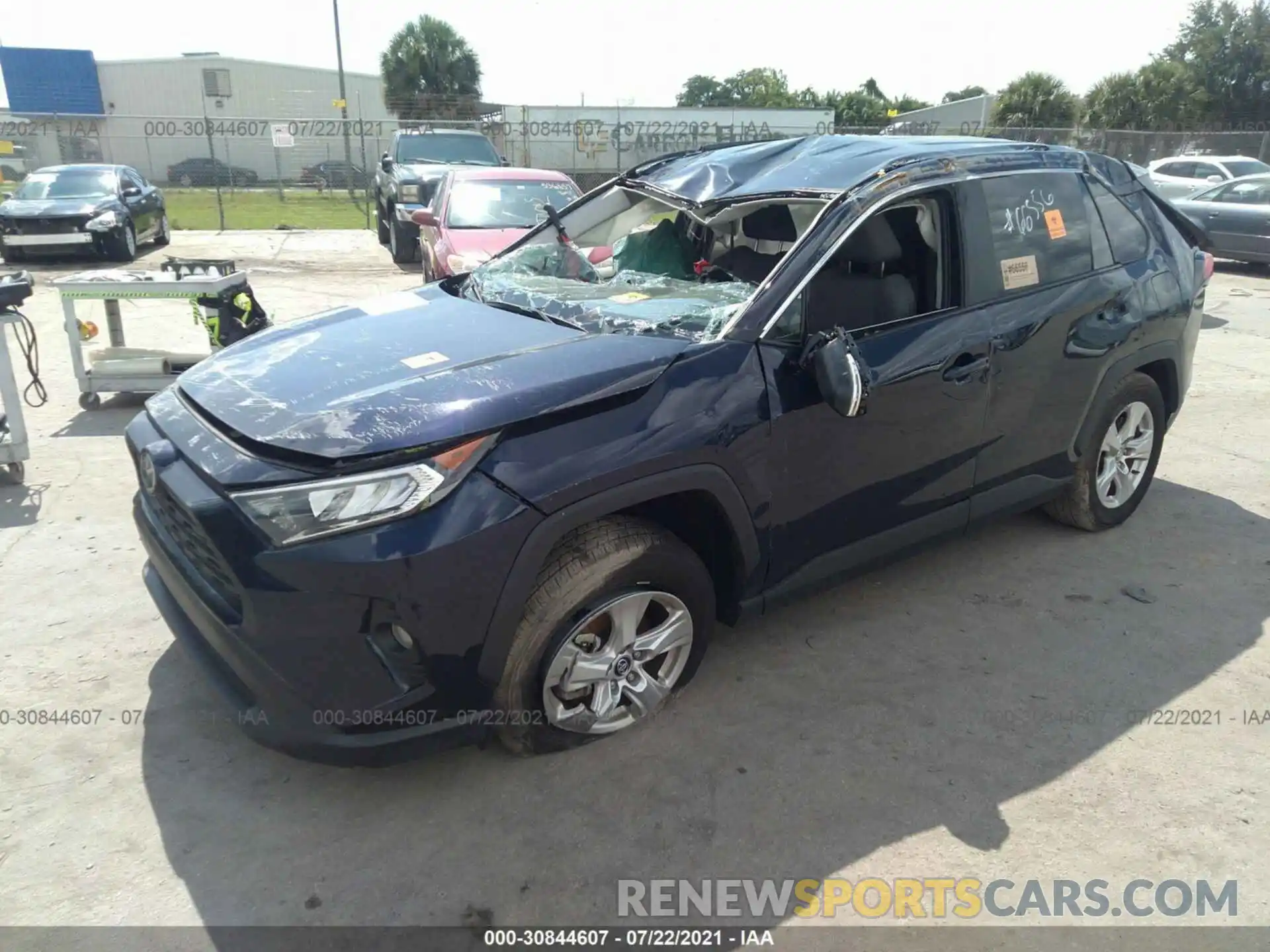 2 Фотография поврежденного автомобиля 2T3W1RFVXLW091552 TOYOTA RAV4 2020