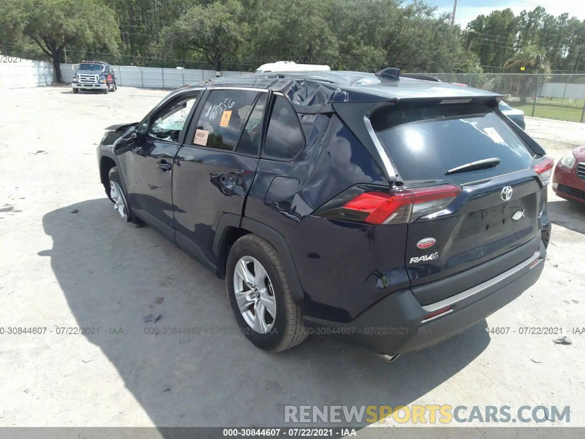 3 Photograph of a damaged car 2T3W1RFVXLW091552 TOYOTA RAV4 2020