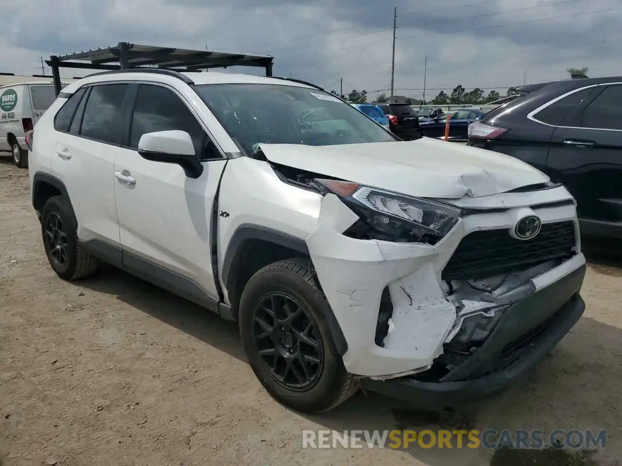 4 Photograph of a damaged car 2T3W1RFVXLW092927 TOYOTA RAV4 2020