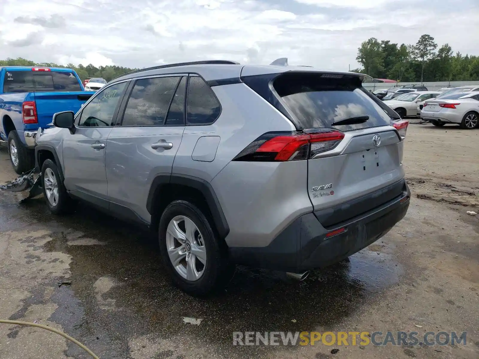 3 Photograph of a damaged car 2T3W1RFVXLW092992 TOYOTA RAV4 2020