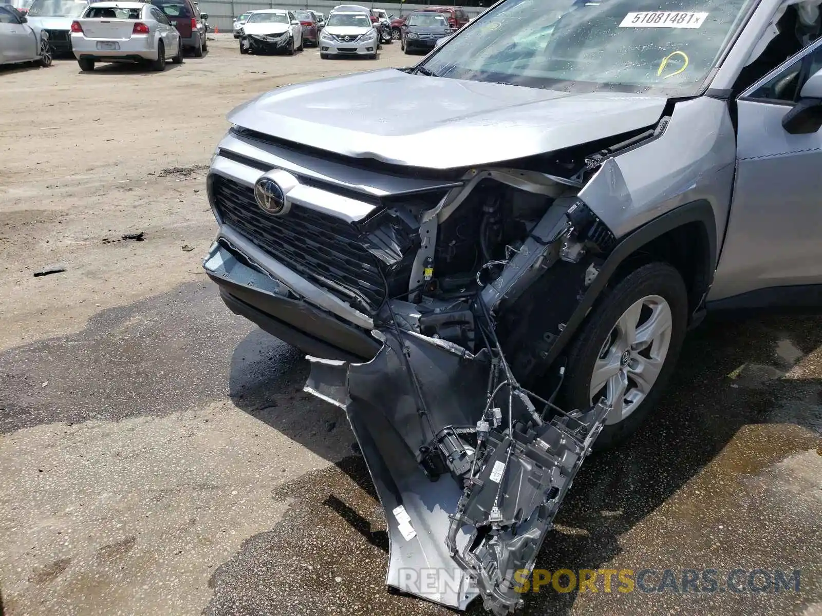 9 Photograph of a damaged car 2T3W1RFVXLW092992 TOYOTA RAV4 2020