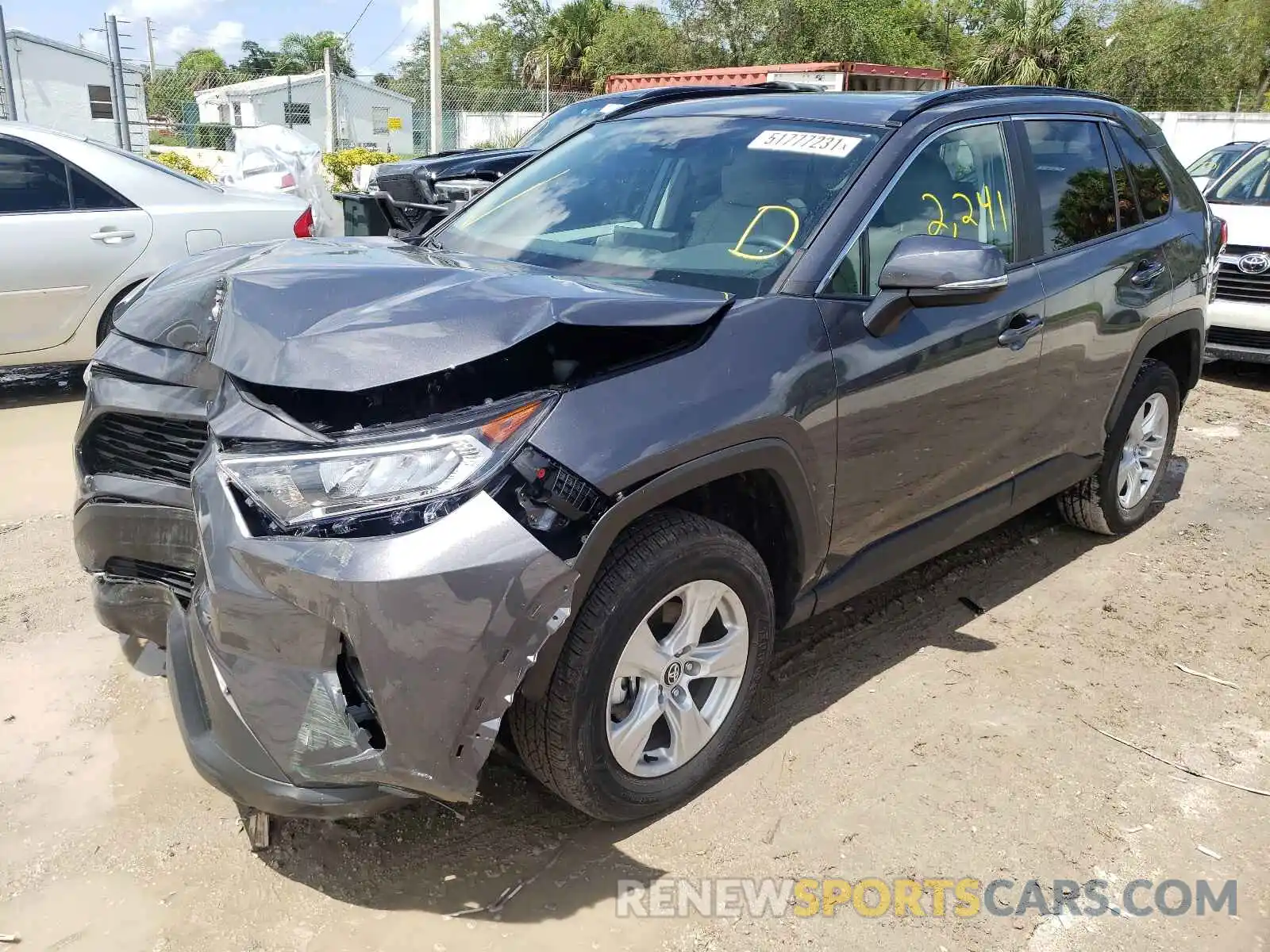 2 Photograph of a damaged car 2T3W1RFVXLW095777 TOYOTA RAV4 2020