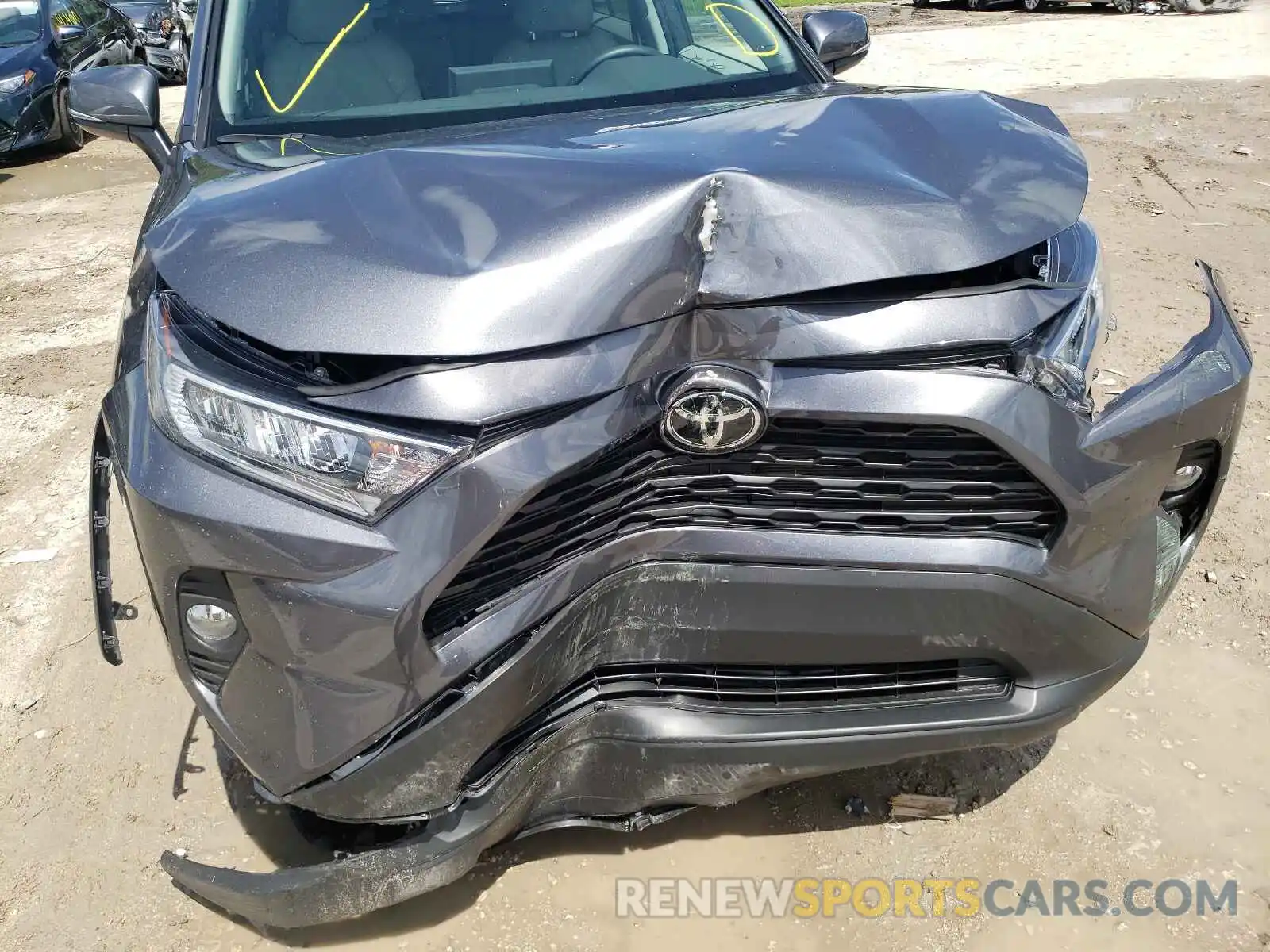 9 Photograph of a damaged car 2T3W1RFVXLW095777 TOYOTA RAV4 2020