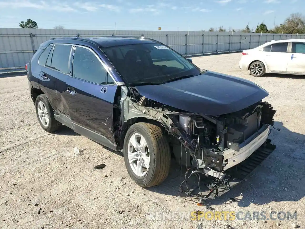 4 Photograph of a damaged car 2T3W1RFVXLW097772 TOYOTA RAV4 2020