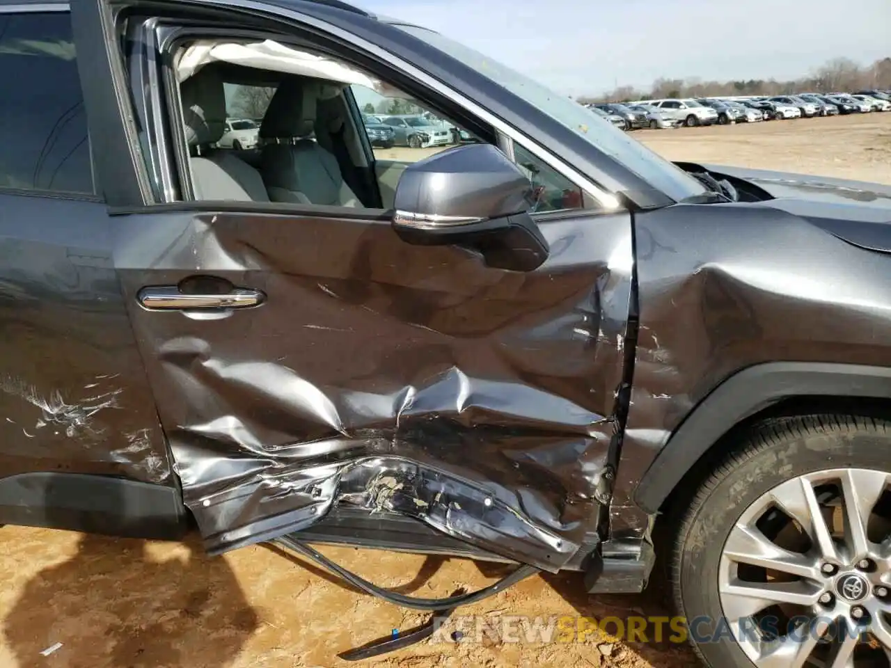 9 Photograph of a damaged car 2T3Y1RFV1LC037695 TOYOTA RAV4 2020