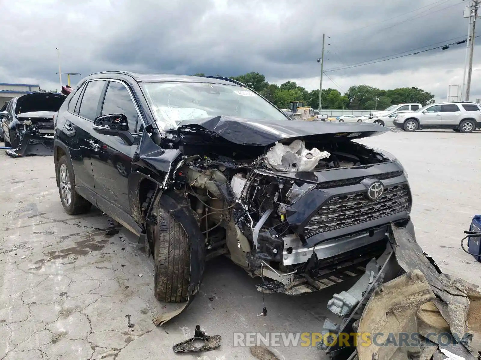 1 Photograph of a damaged car 2T3Y1RFV1LC078568 TOYOTA RAV4 2020