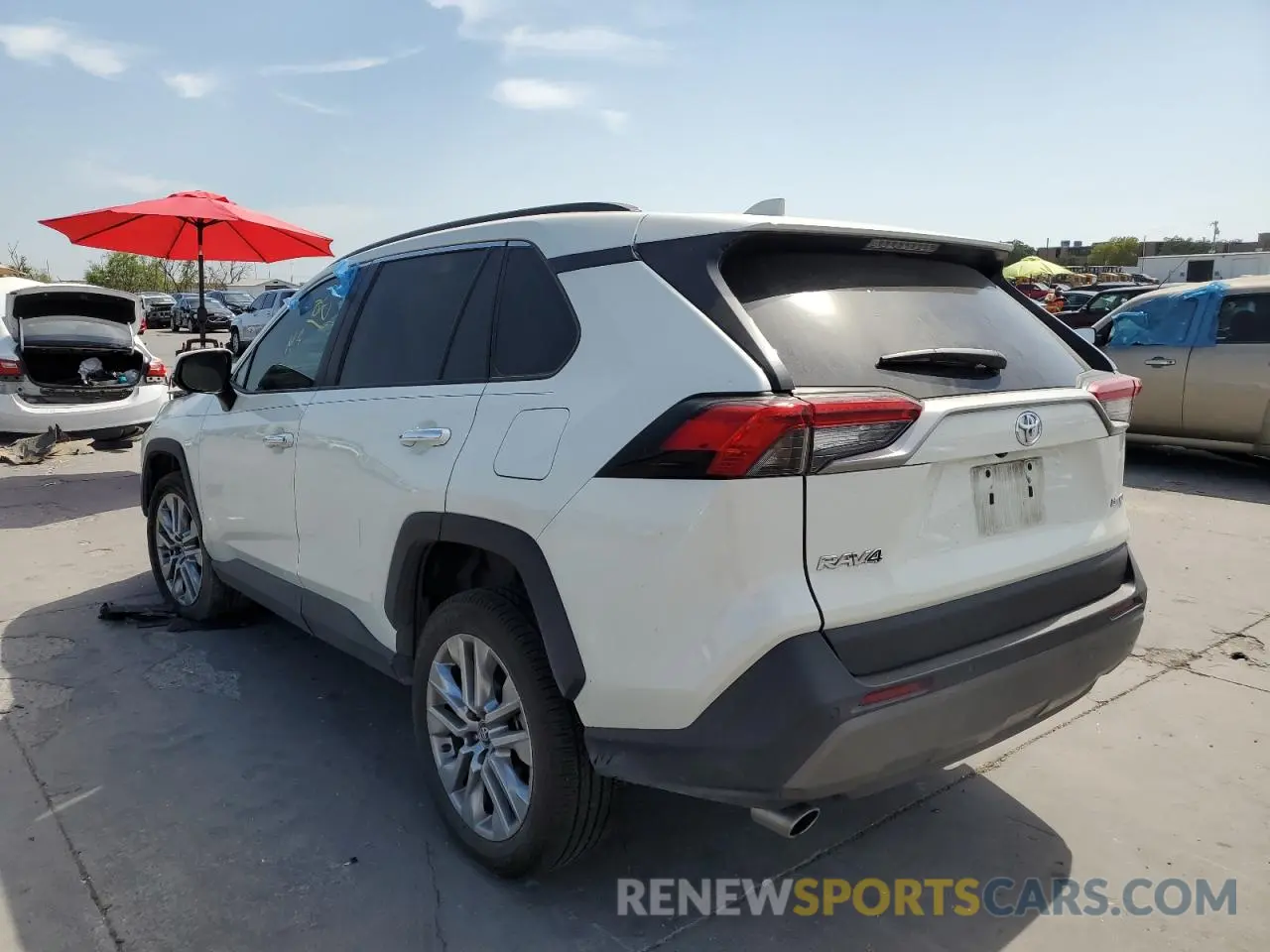 3 Photograph of a damaged car 2T3Y1RFV2LC036362 TOYOTA RAV4 2020