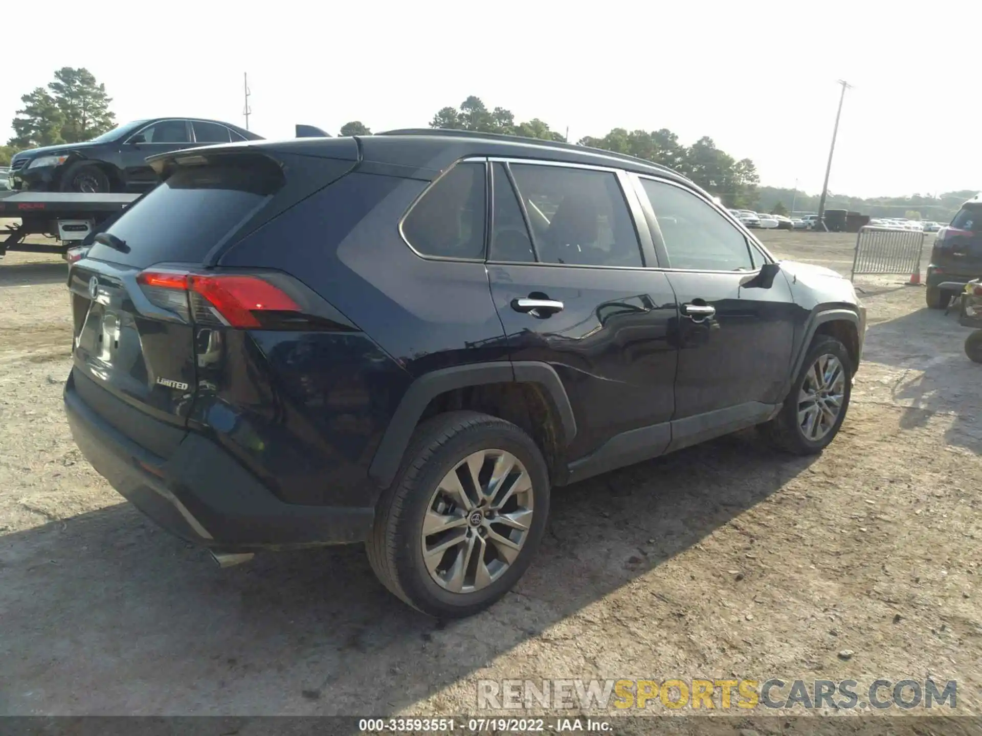 4 Photograph of a damaged car 2T3Y1RFV2LW099069 TOYOTA RAV4 2020