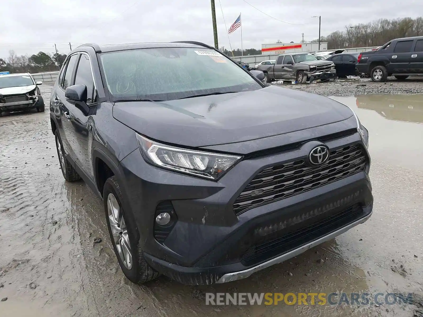 1 Photograph of a damaged car 2T3Y1RFV3LW066811 TOYOTA RAV4 2020