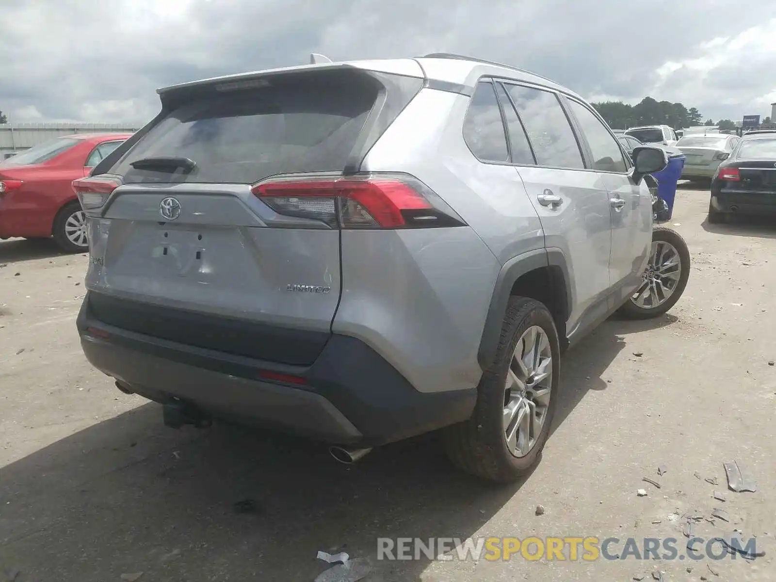 4 Photograph of a damaged car 2T3Y1RFV5LW065157 TOYOTA RAV4 2020