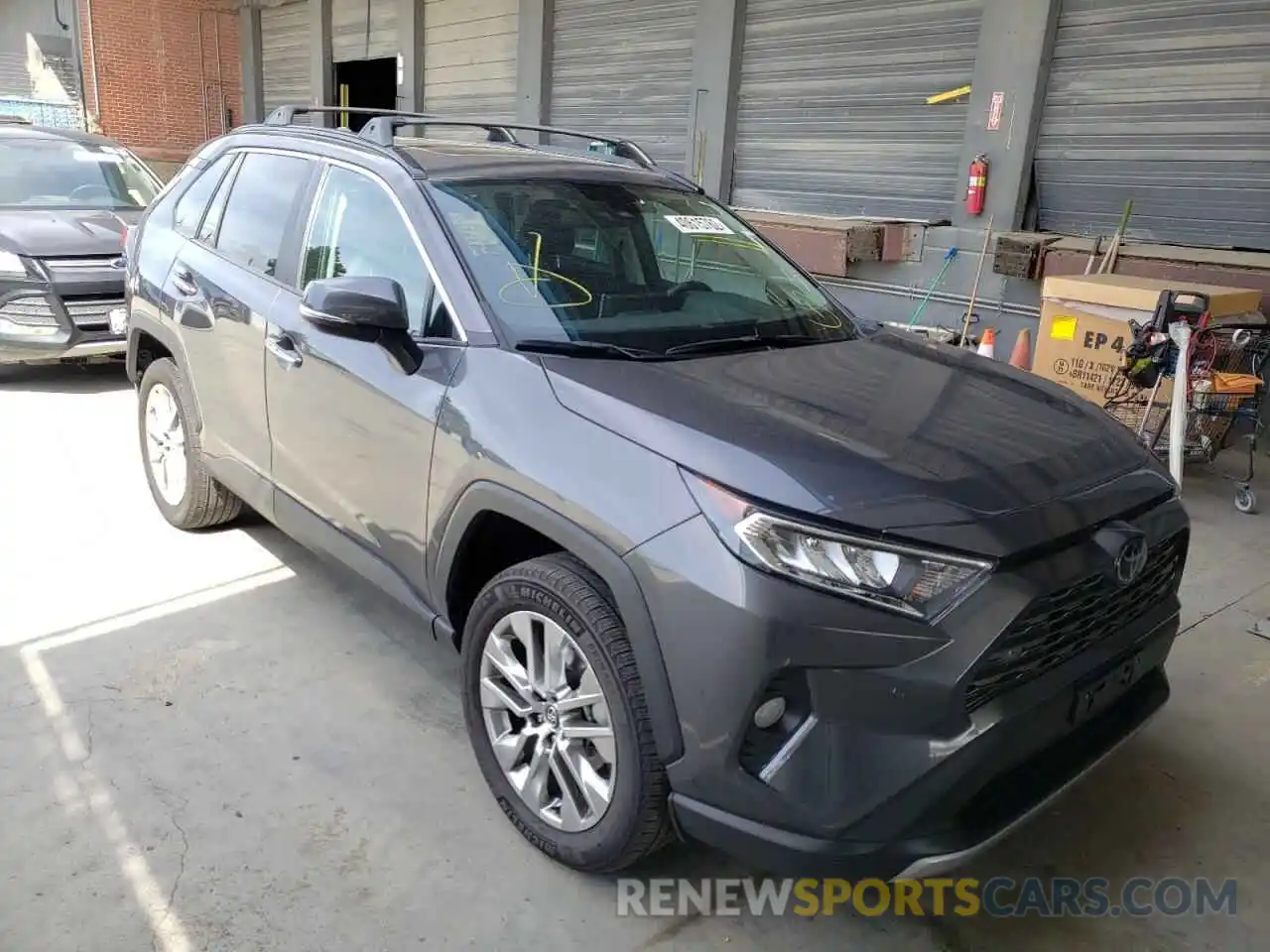 1 Photograph of a damaged car 2T3Y1RFV5LW090043 TOYOTA RAV4 2020