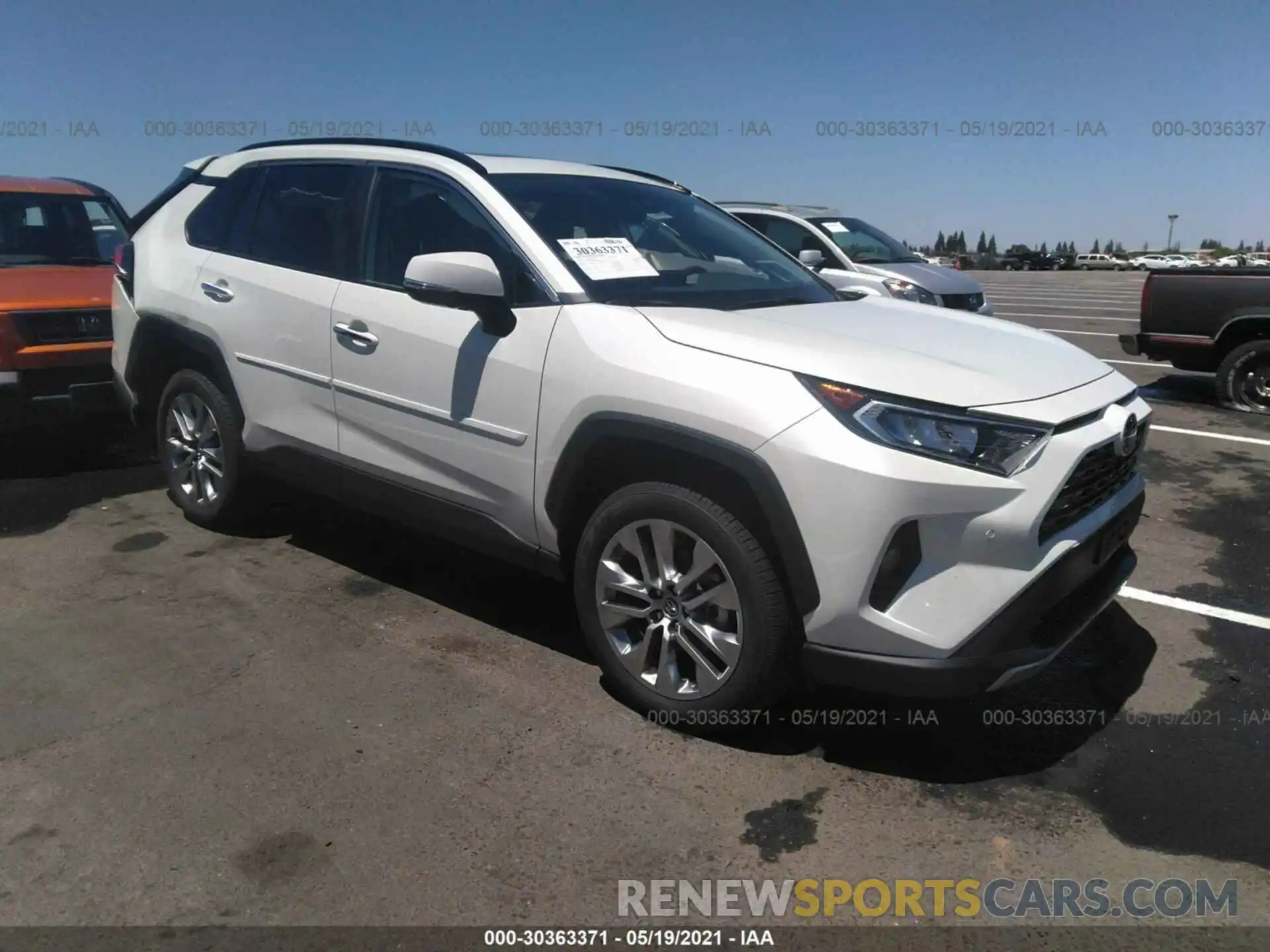 1 Photograph of a damaged car 2T3Y1RFV7LC036194 TOYOTA RAV4 2020