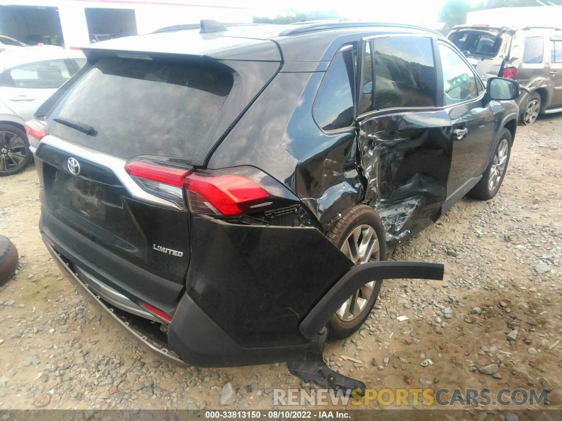 4 Photograph of a damaged car 2T3Y1RFV8LW066853 TOYOTA RAV4 2020