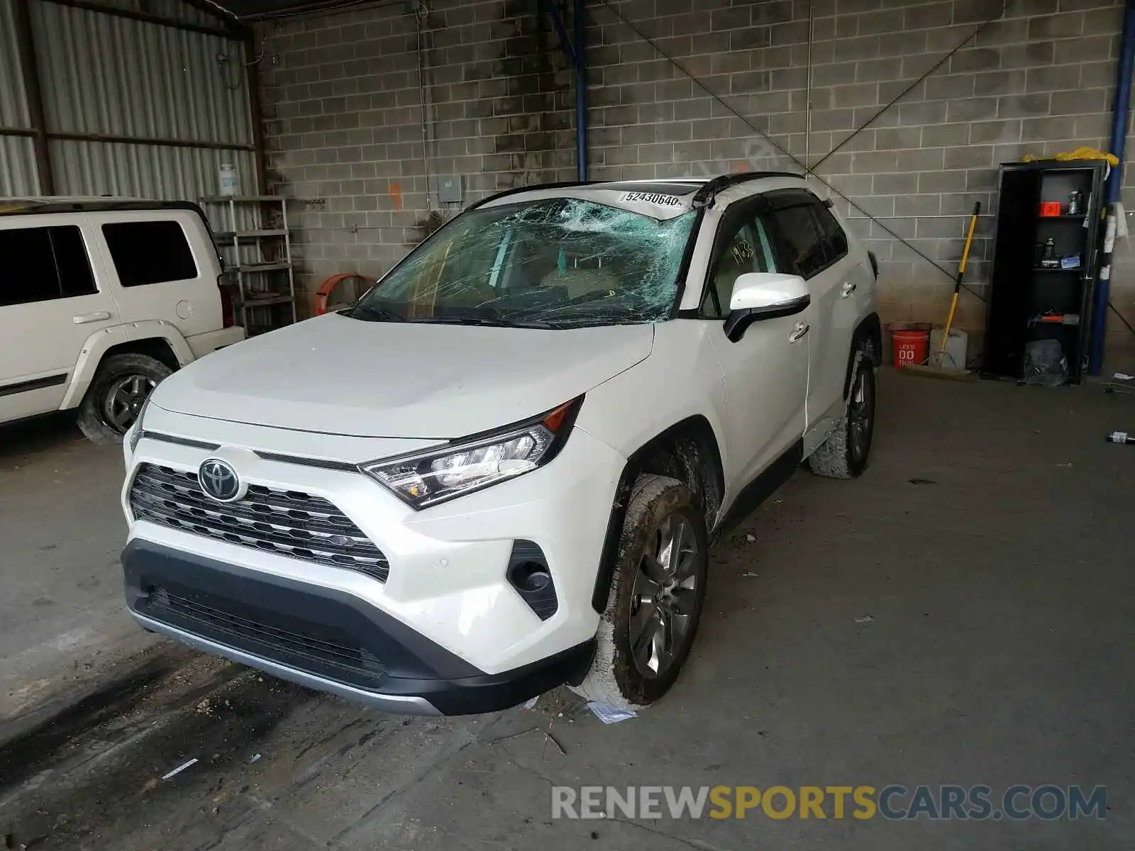 2 Photograph of a damaged car 2T3Y1RFV9LW068045 TOYOTA RAV4 2020