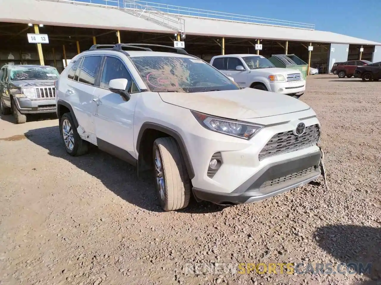 1 Photograph of a damaged car 2T3Y1RFV9LW091499 TOYOTA RAV4 2020