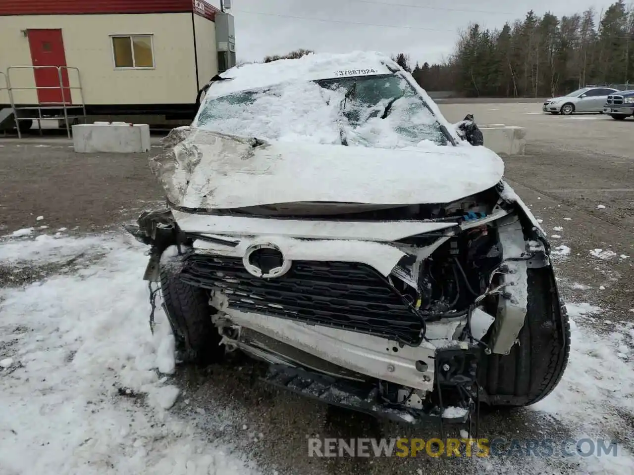 5 Photograph of a damaged car 2T3Z1RFV1LW067850 TOYOTA RAV4 2020