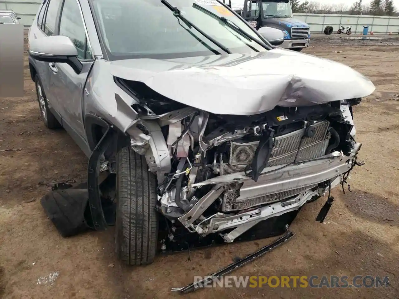 9 Photograph of a damaged car 4T3DWRFV0LU001429 TOYOTA RAV4 2020