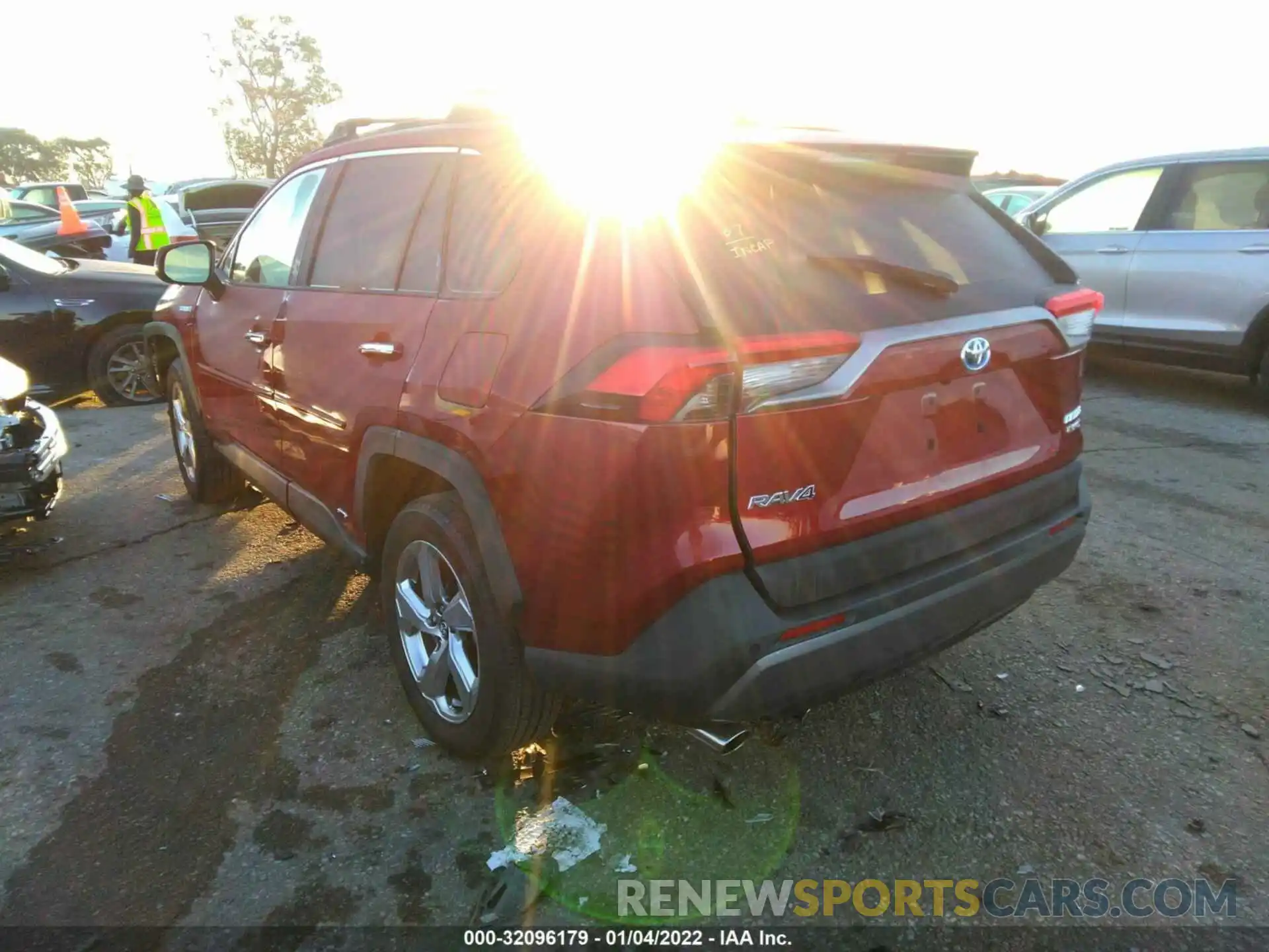 3 Фотография поврежденного автомобиля 4T3DWRFV7LU007812 TOYOTA RAV4 2020