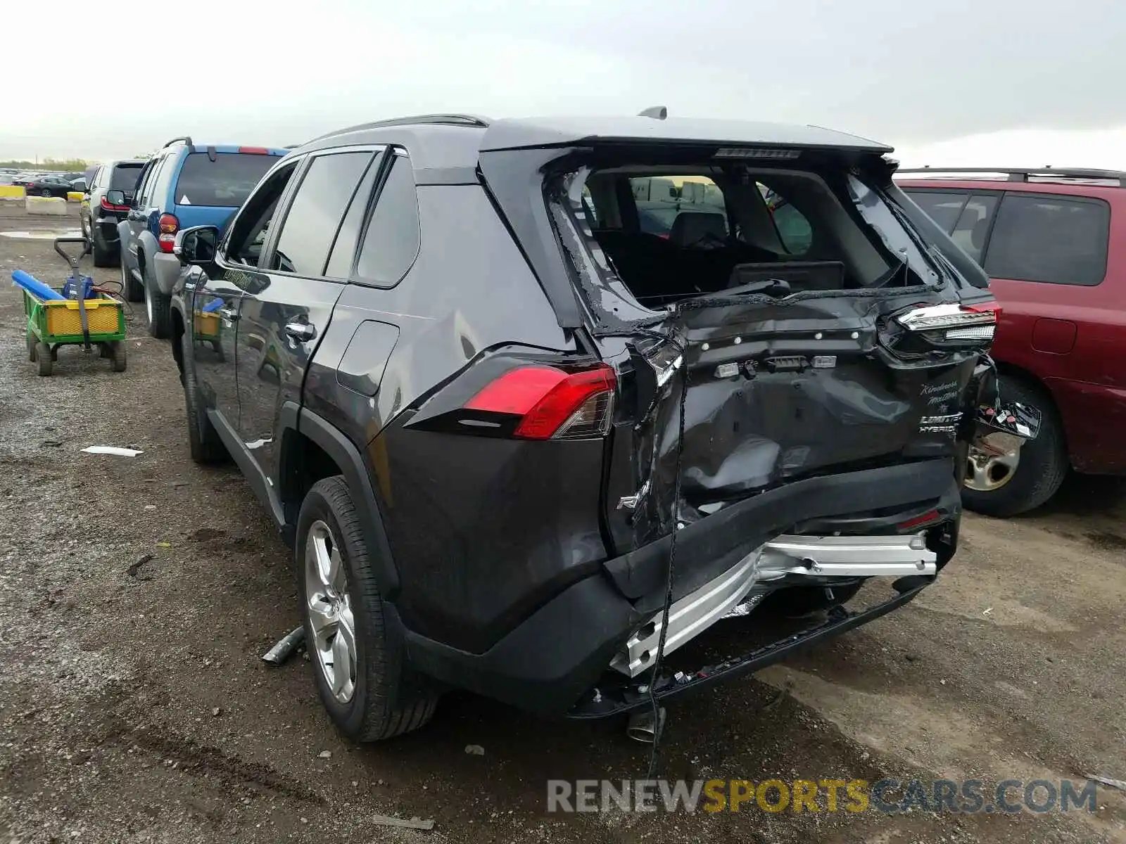 3 Photograph of a damaged car 4T3DWRFVXLU010767 TOYOTA RAV4 2020