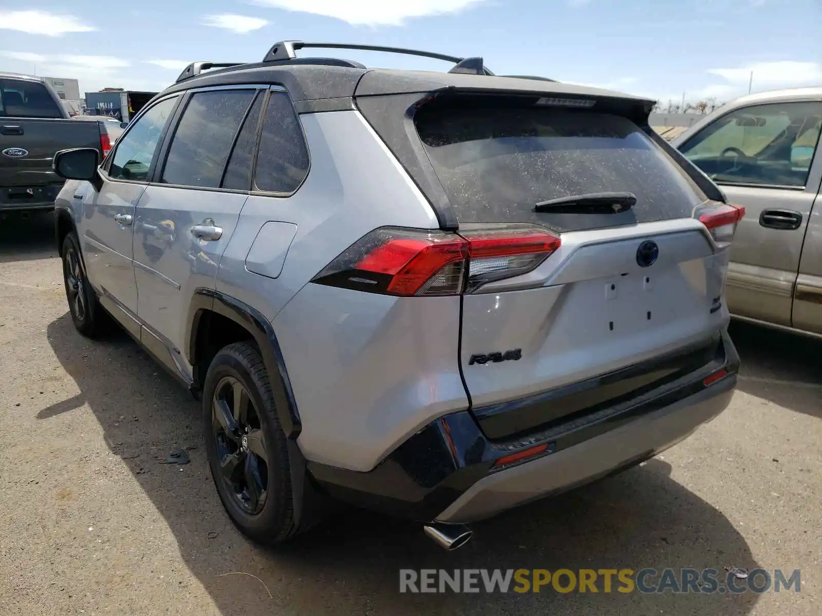 3 Photograph of a damaged car 4T3E6RFV4LU001437 TOYOTA RAV4 2020