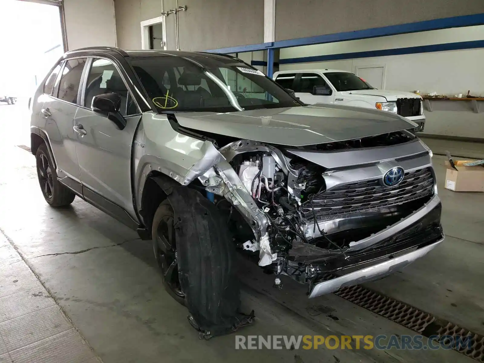 1 Photograph of a damaged car 4T3E6RFV5LU001348 TOYOTA RAV4 2020