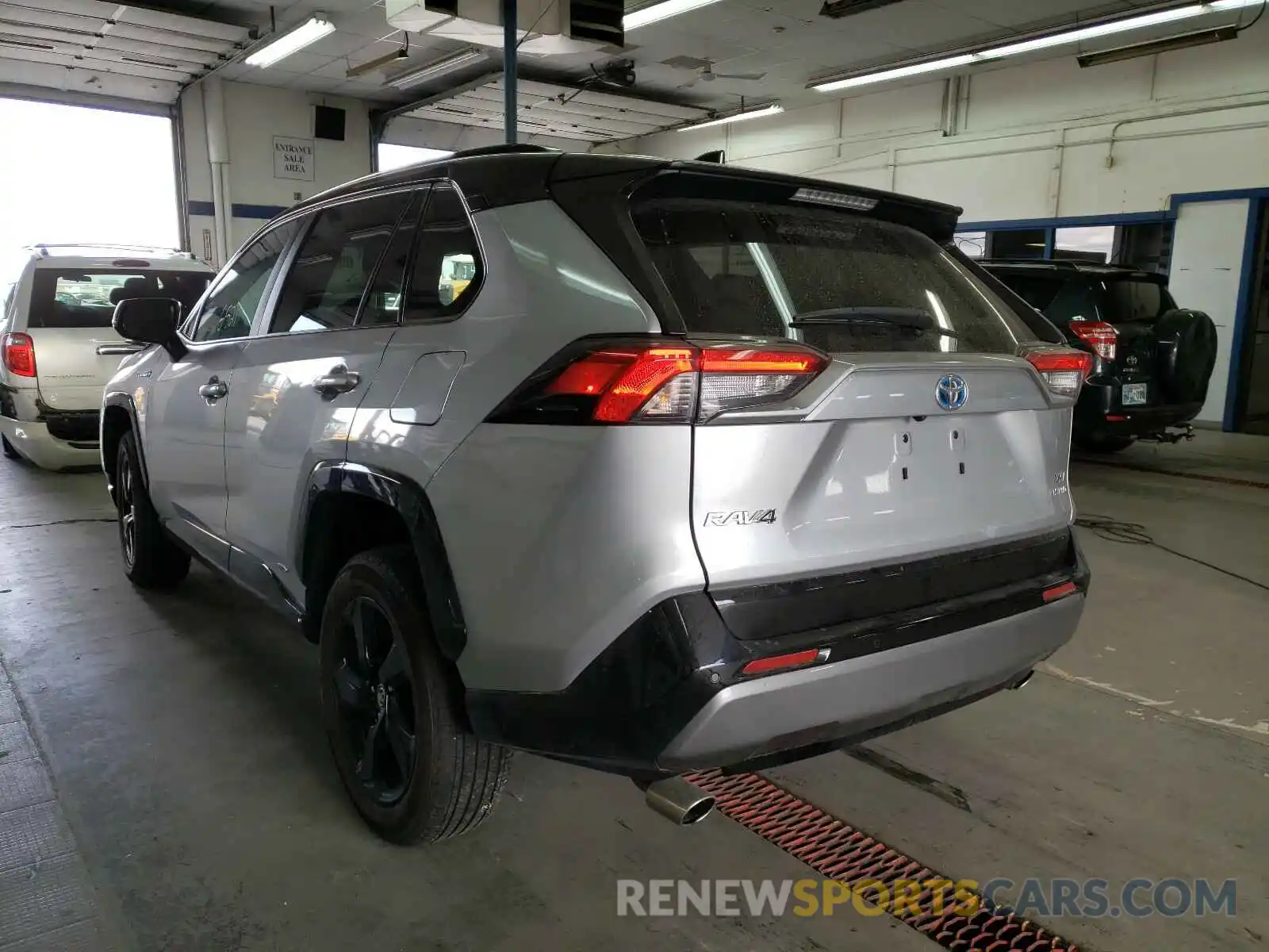 3 Photograph of a damaged car 4T3E6RFV5LU001348 TOYOTA RAV4 2020