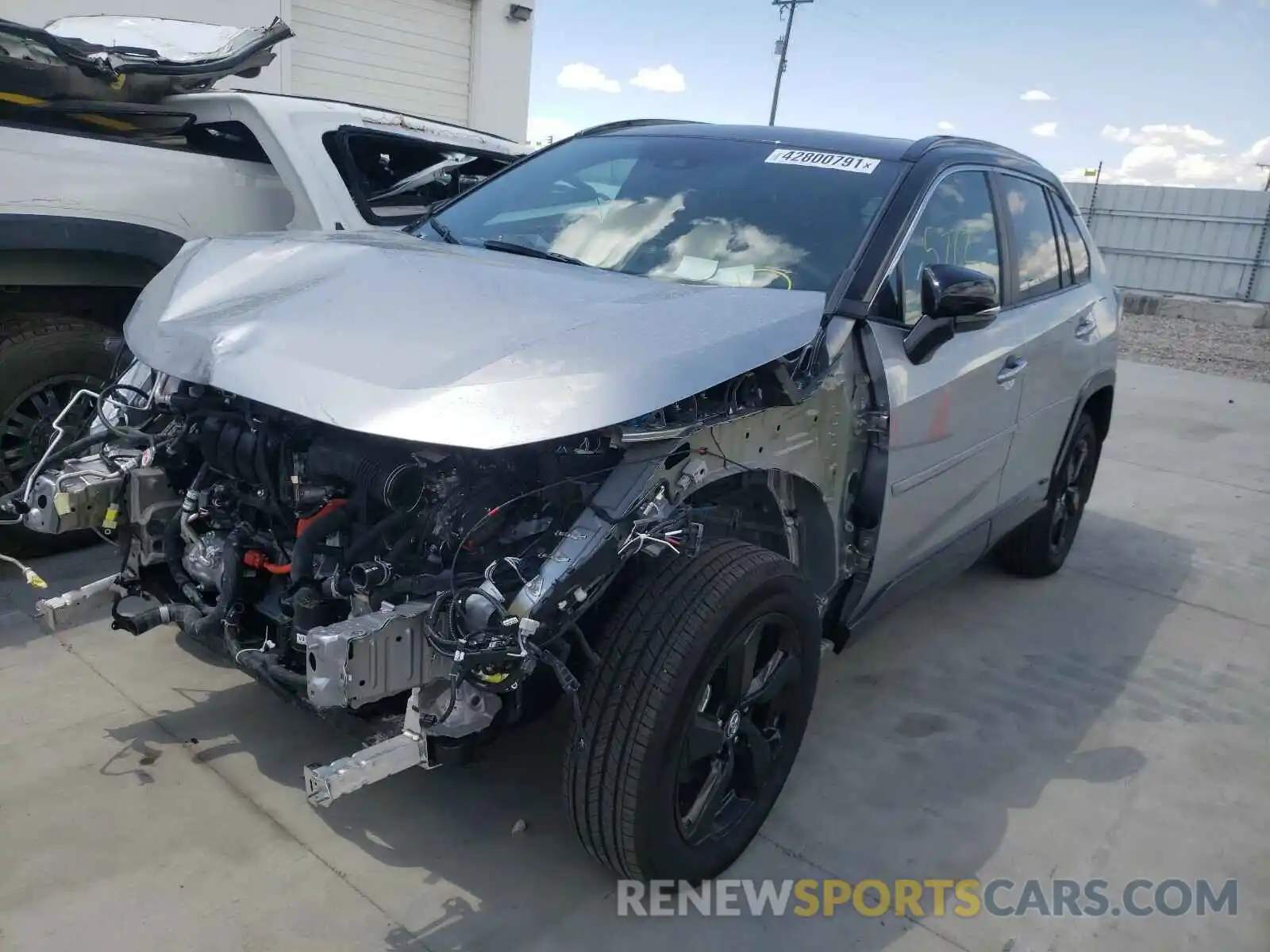 2 Photograph of a damaged car 4T3E6RFV5LU004721 TOYOTA RAV4 2020