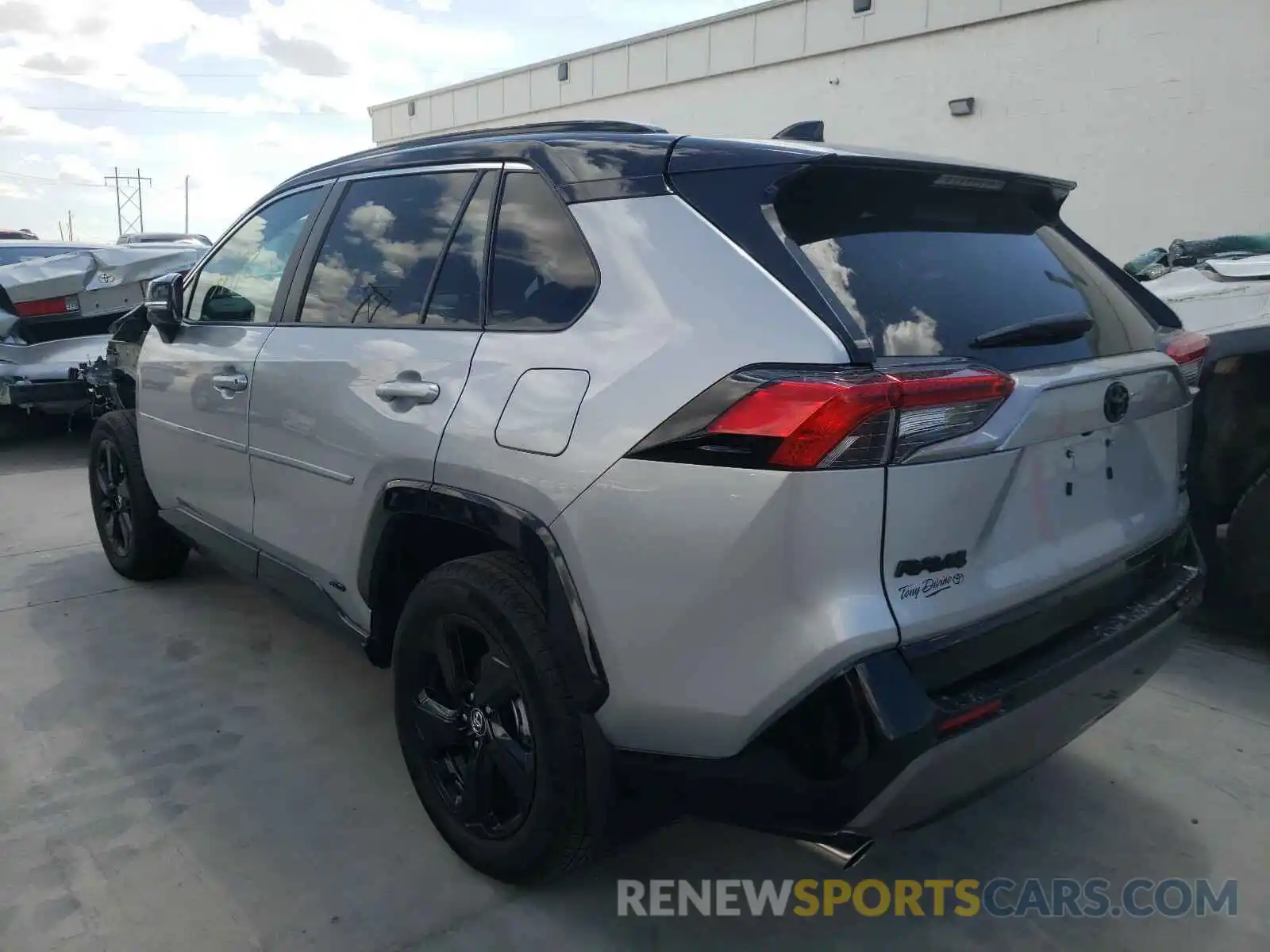 3 Photograph of a damaged car 4T3E6RFV5LU004721 TOYOTA RAV4 2020