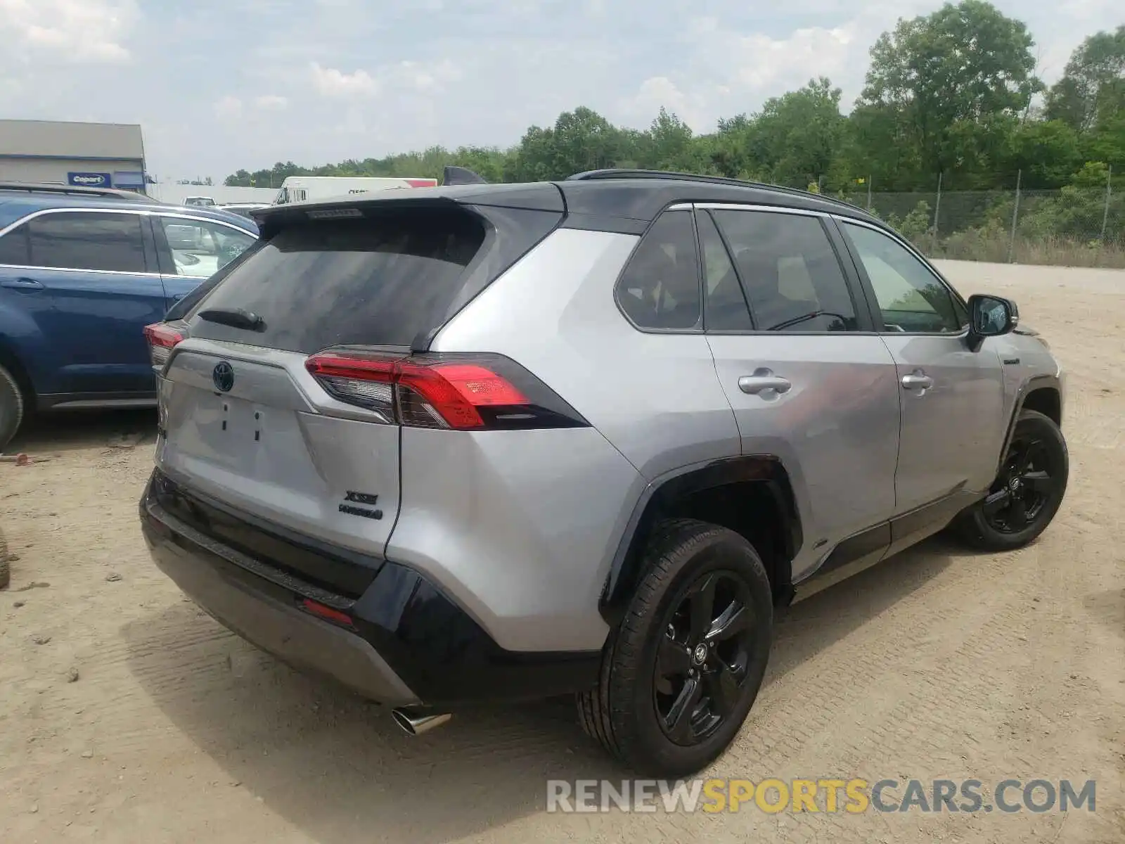 4 Photograph of a damaged car 4T3E6RFV9LU001028 TOYOTA RAV4 2020