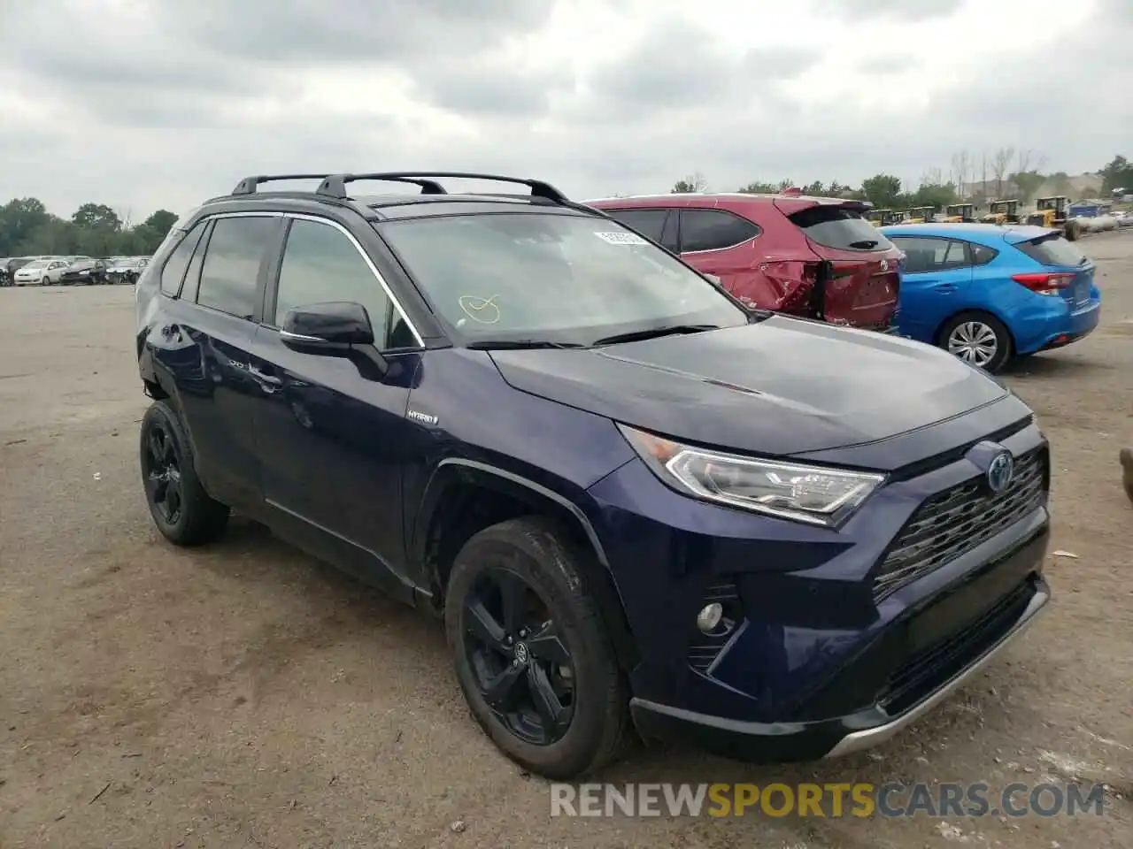 1 Photograph of a damaged car 4T3EWRFV0LU005128 TOYOTA RAV4 2020