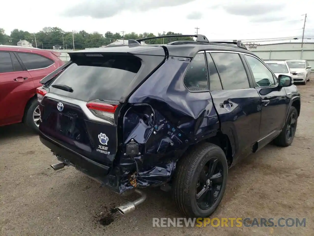 4 Photograph of a damaged car 4T3EWRFV0LU005128 TOYOTA RAV4 2020