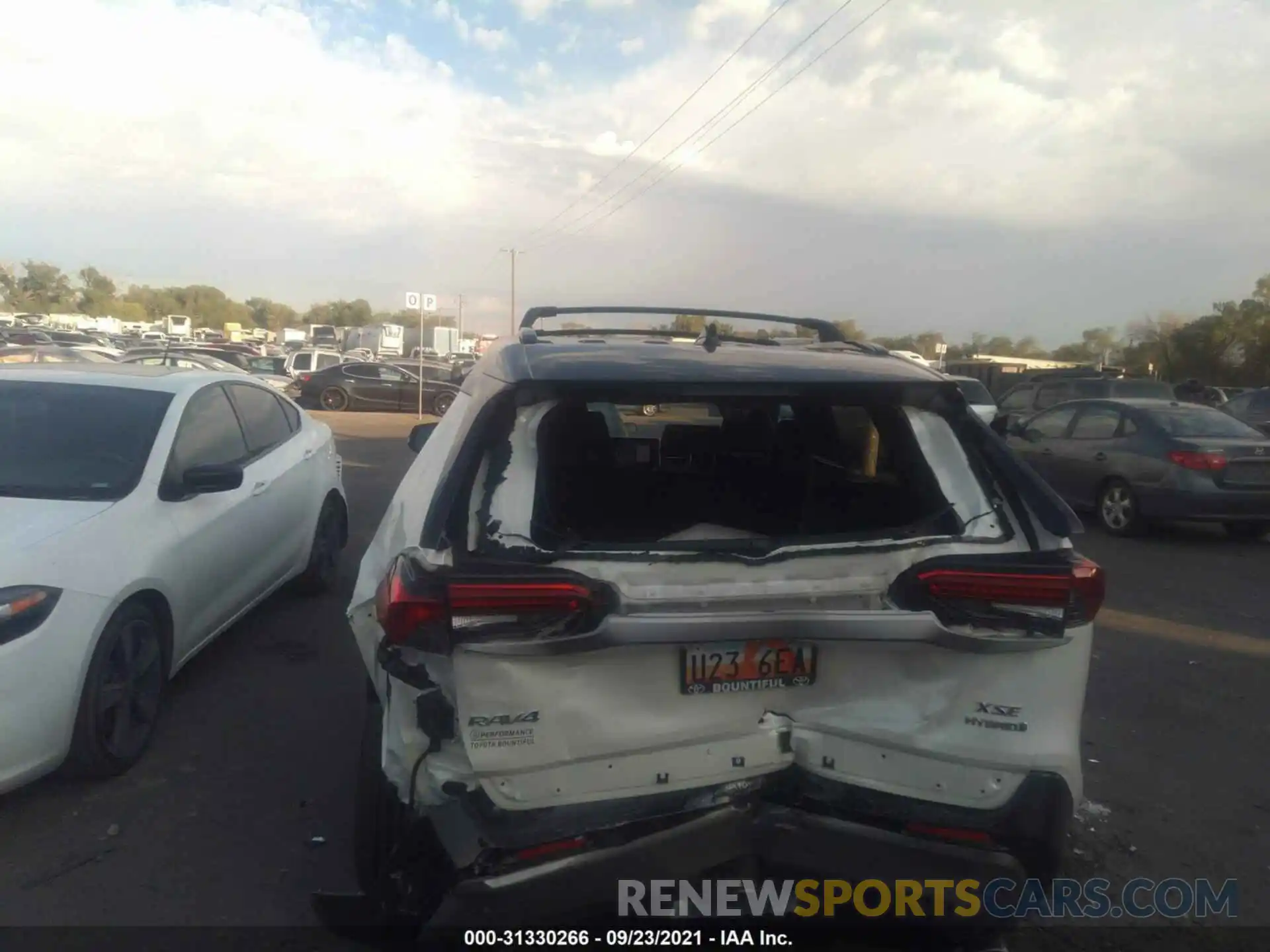 6 Photograph of a damaged car 4T3EWRFV0LU005646 TOYOTA RAV4 2020