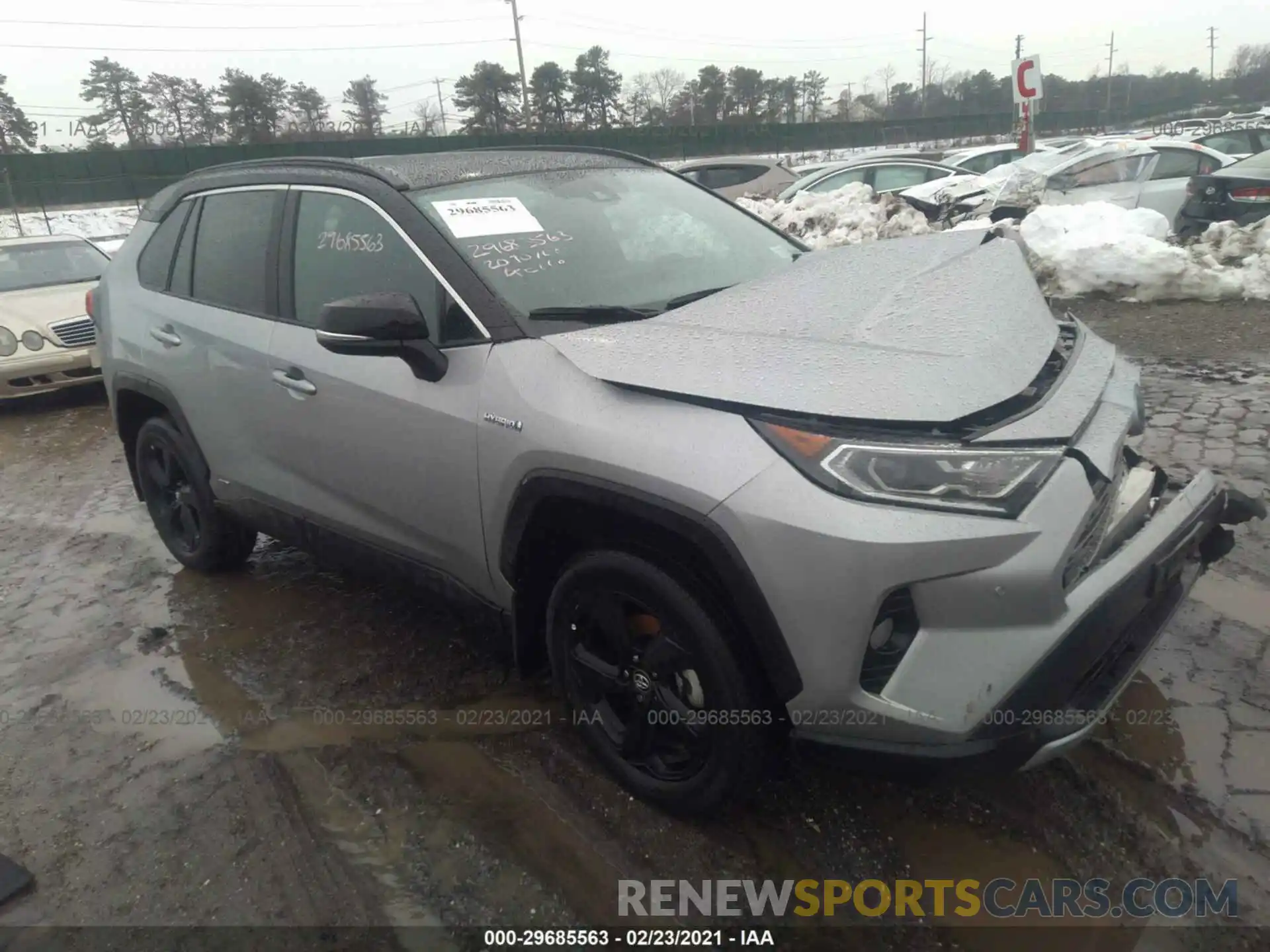 1 Photograph of a damaged car 4T3EWRFV0LU007980 TOYOTA RAV4 2020