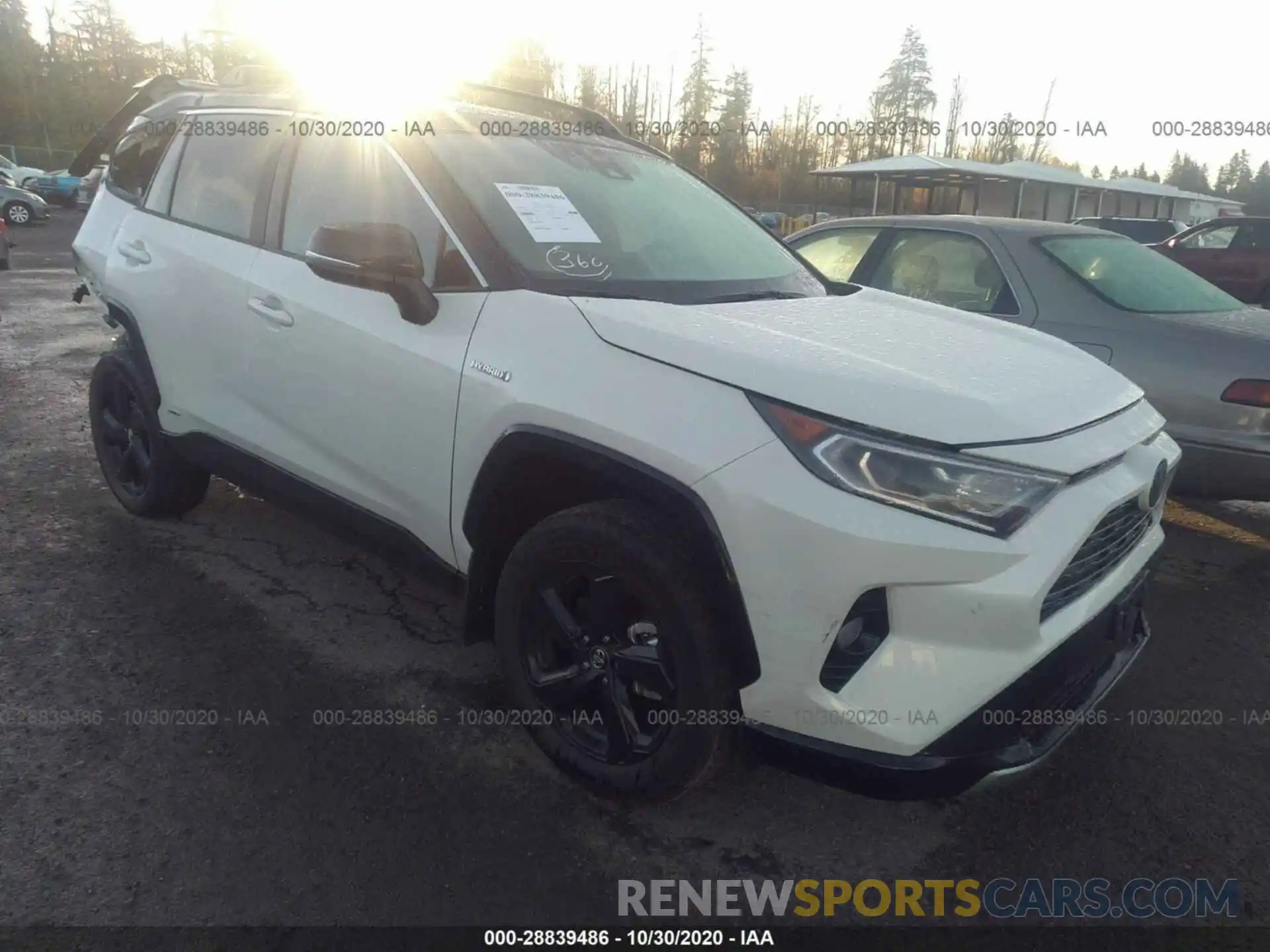 1 Photograph of a damaged car 4T3EWRFV0LU008353 TOYOTA RAV4 2020