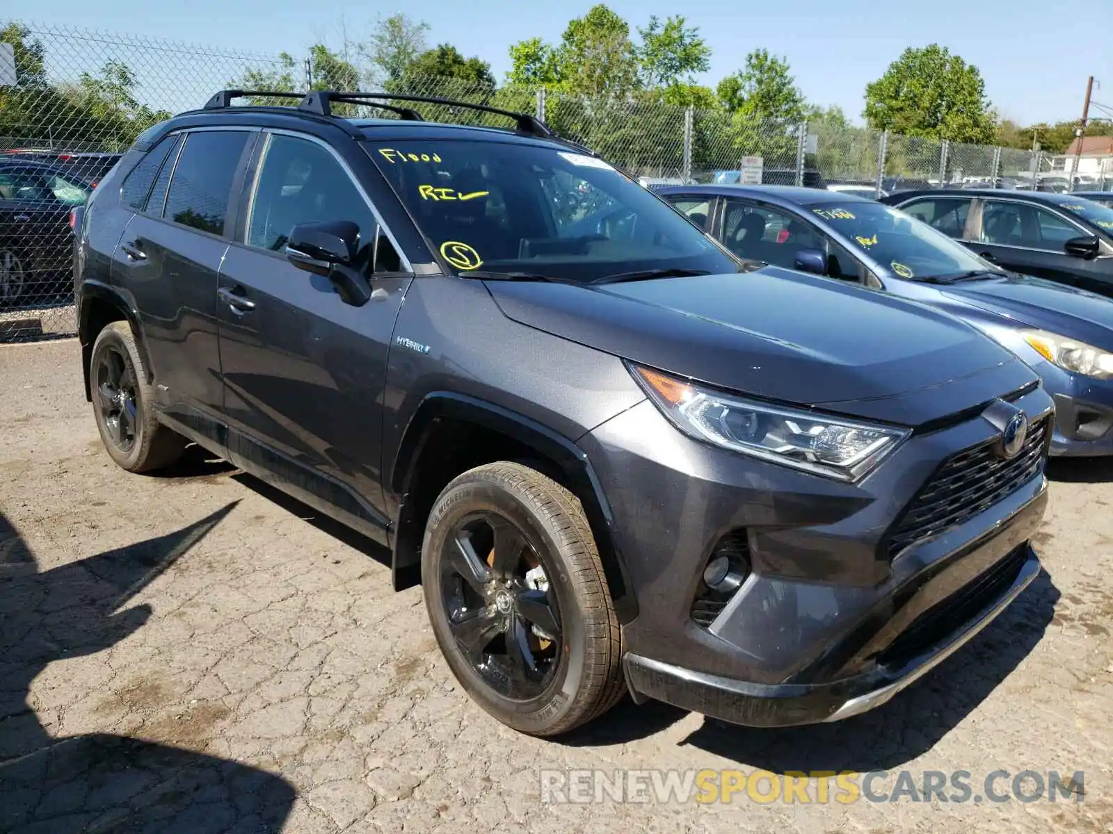 1 Photograph of a damaged car 4T3EWRFV2LU005504 TOYOTA RAV4 2020