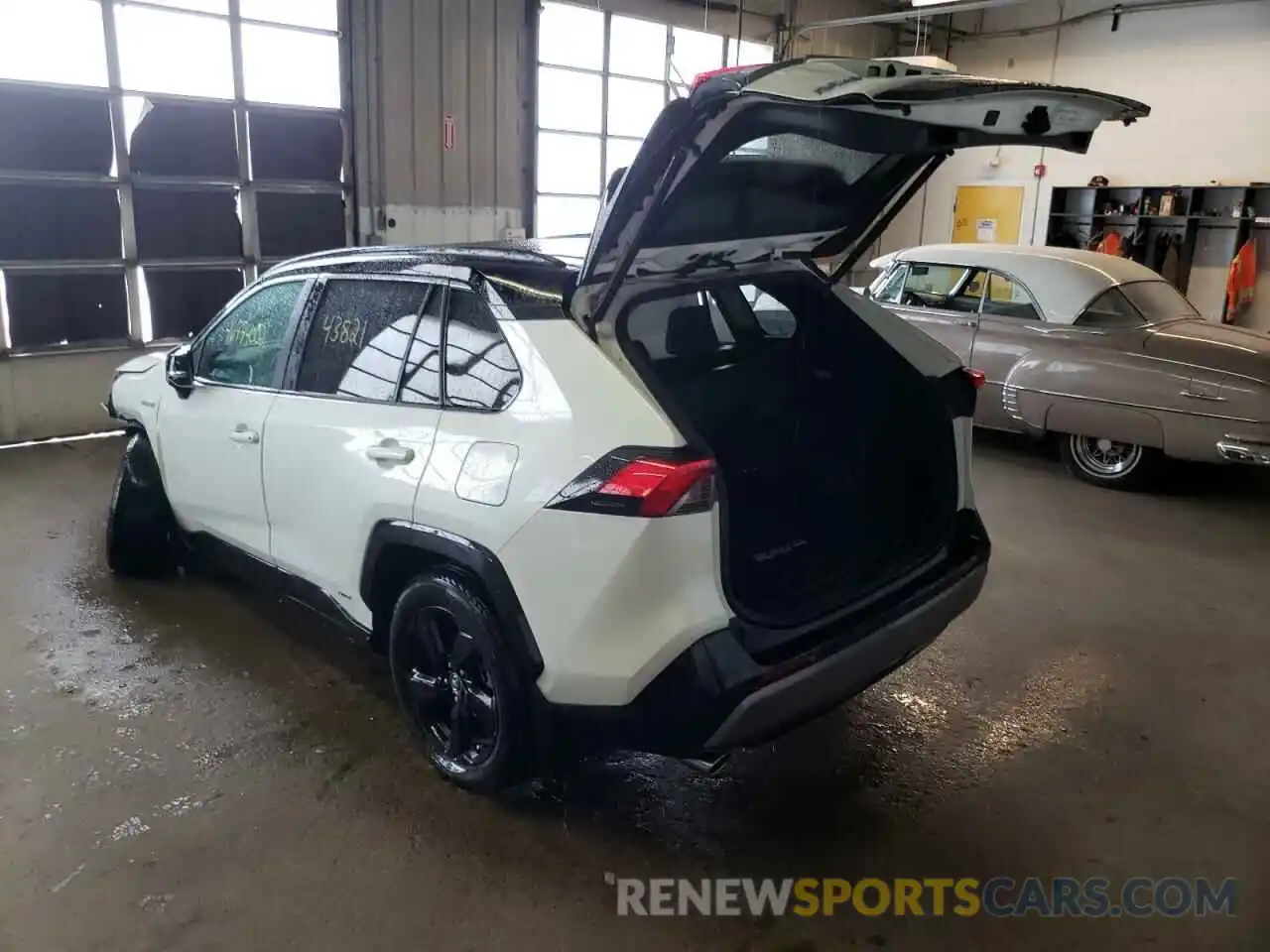 3 Photograph of a damaged car 4T3EWRFV3LU003423 TOYOTA RAV4 2020