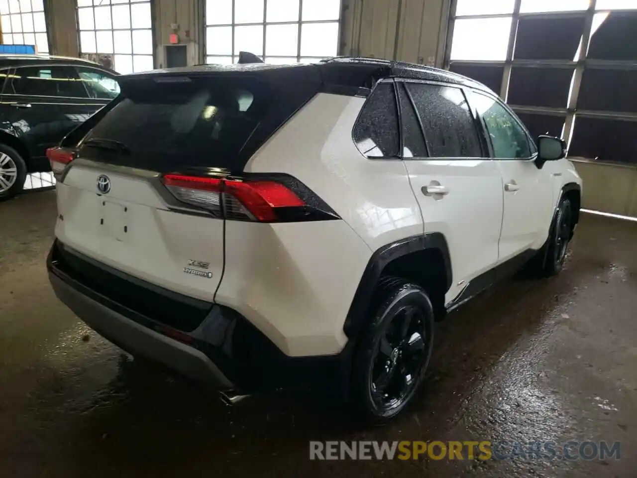 4 Photograph of a damaged car 4T3EWRFV3LU003423 TOYOTA RAV4 2020