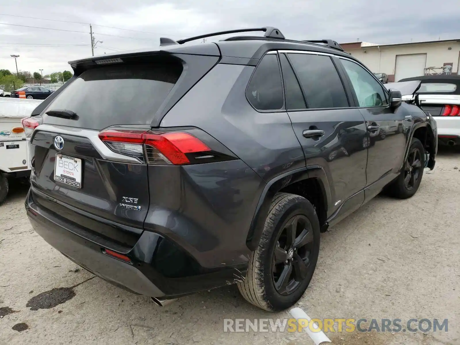 4 Photograph of a damaged car 4T3EWRFV4LU004015 TOYOTA RAV4 2020